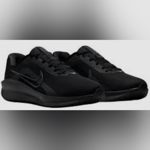 Nike Downshifter 13 Wide Fit Running & Training Shoes NIB Size M14 W15.5